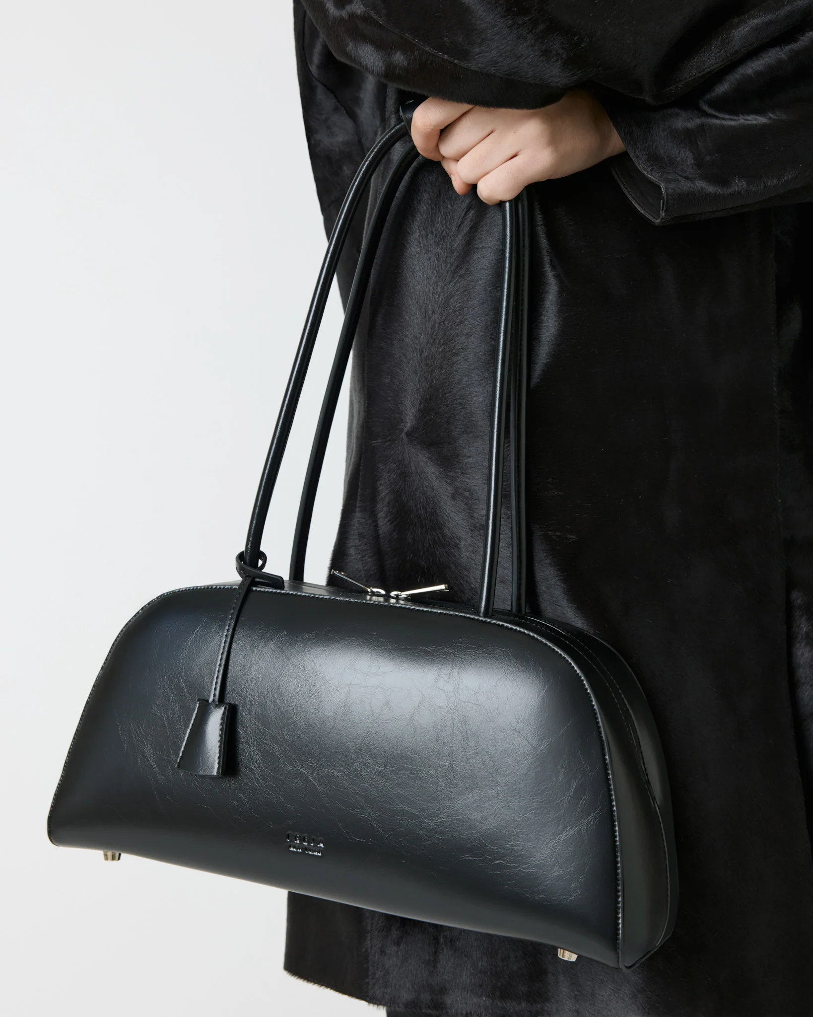 Alma Bag Black Gloss - Image 5