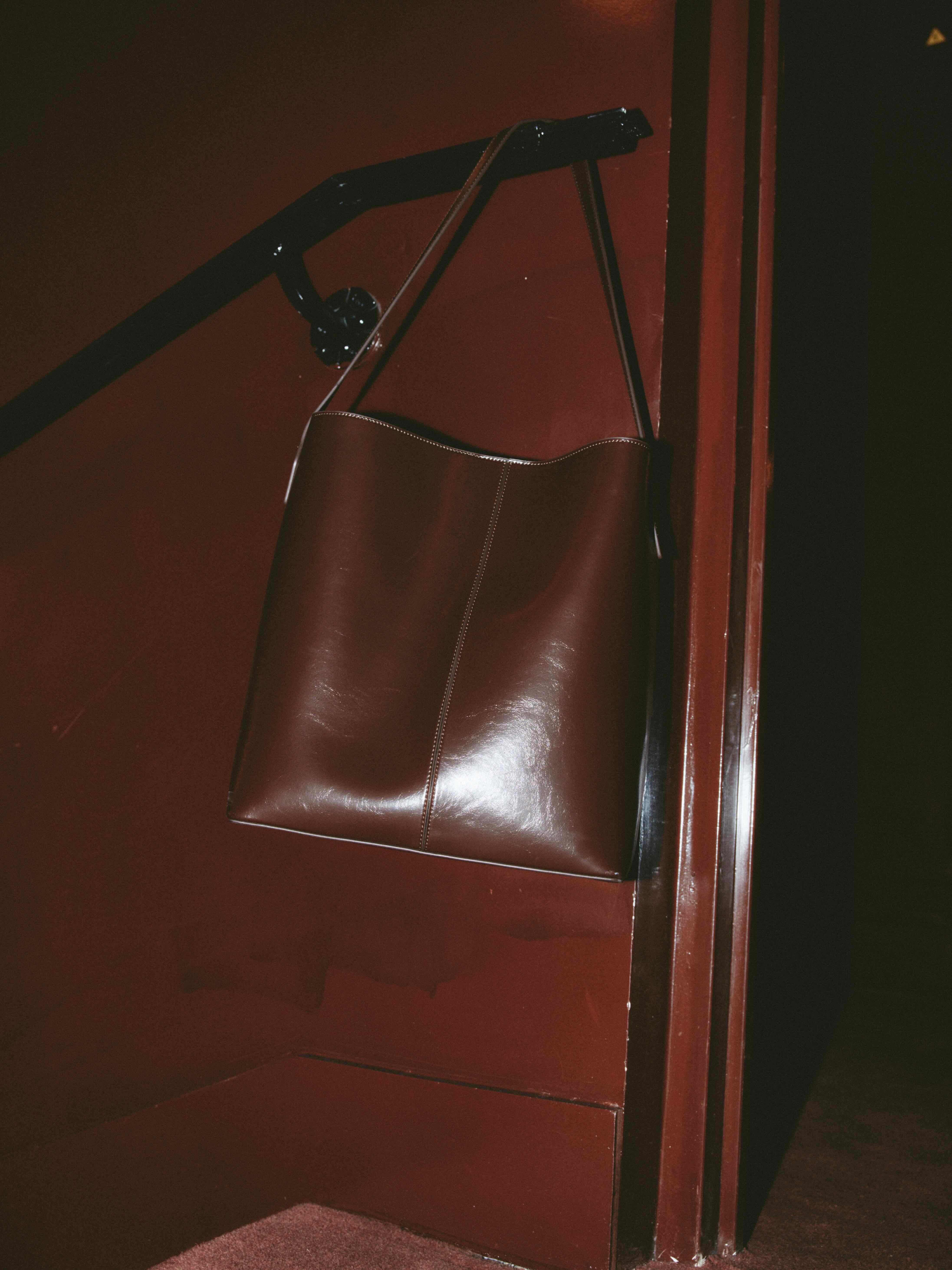 Kaia Bag Raisin Gloss - Image 8