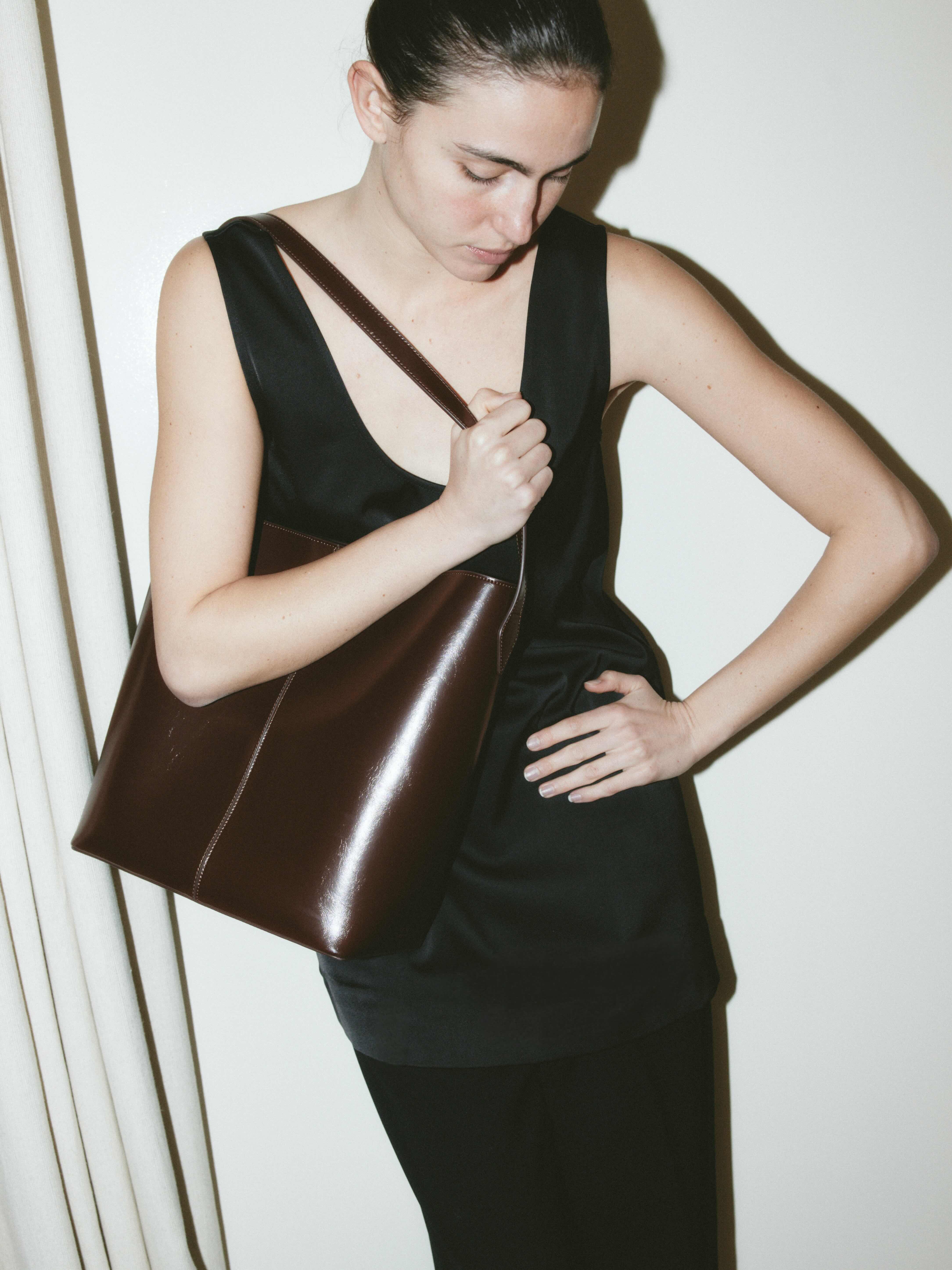 Kaia Bag Raisin Gloss - Image 9