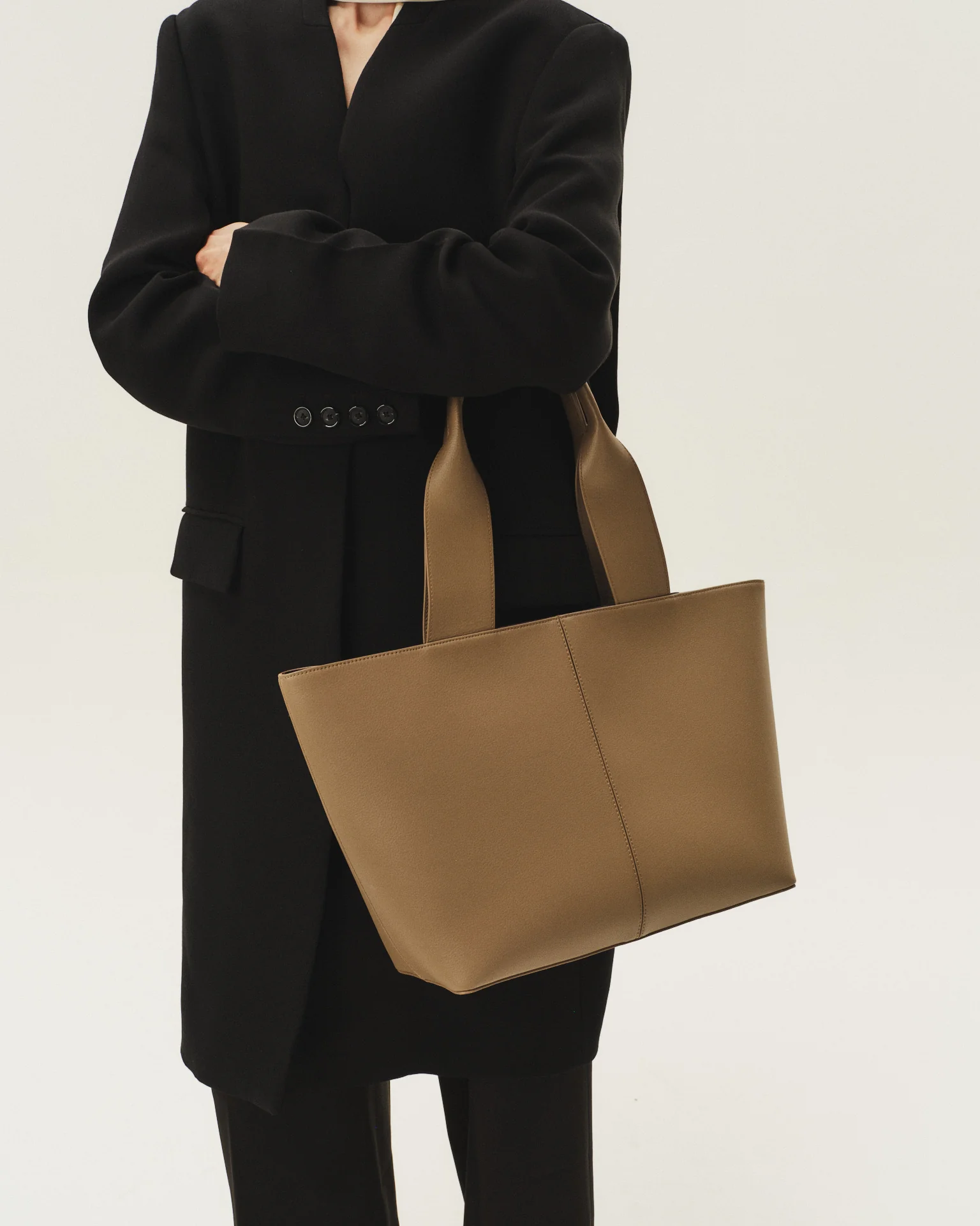 Lafayette Tote Taupe - Image 6