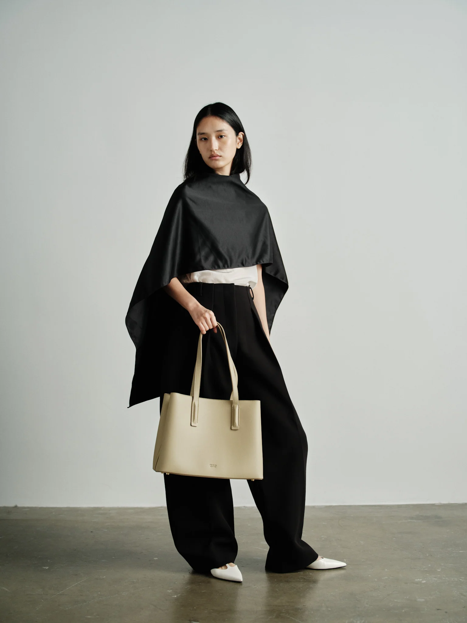 Linnea Tote Sand - Image 10