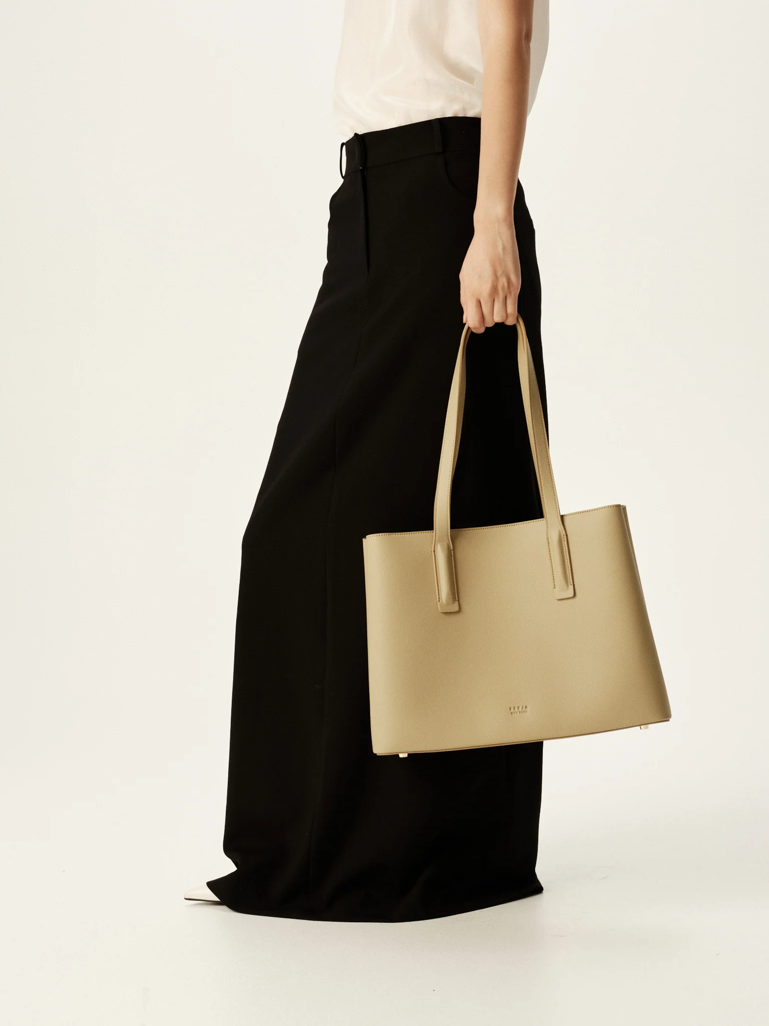 Linnea Tote Sand - Image 7