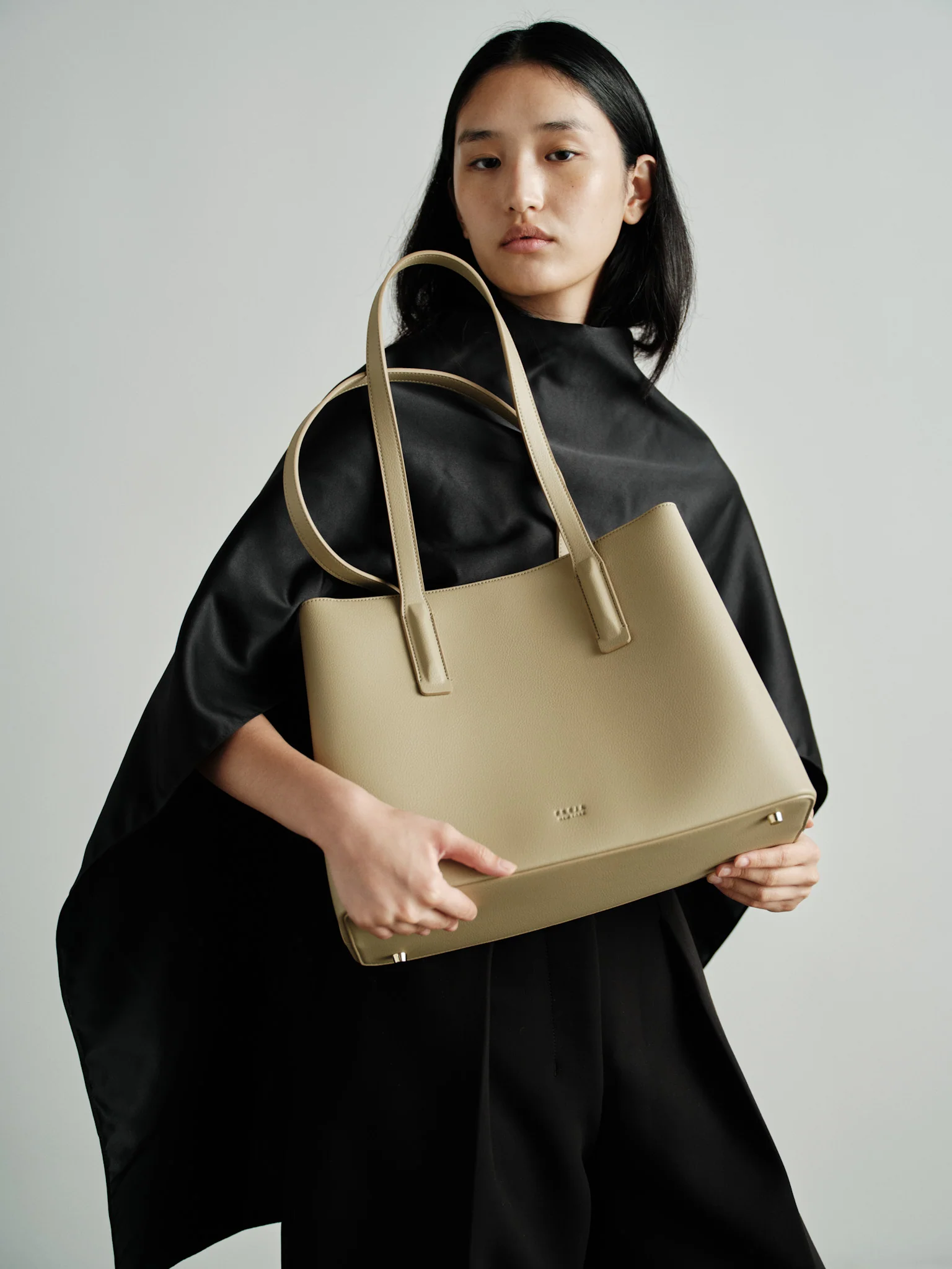 Linnea Tote Sand - Image 8