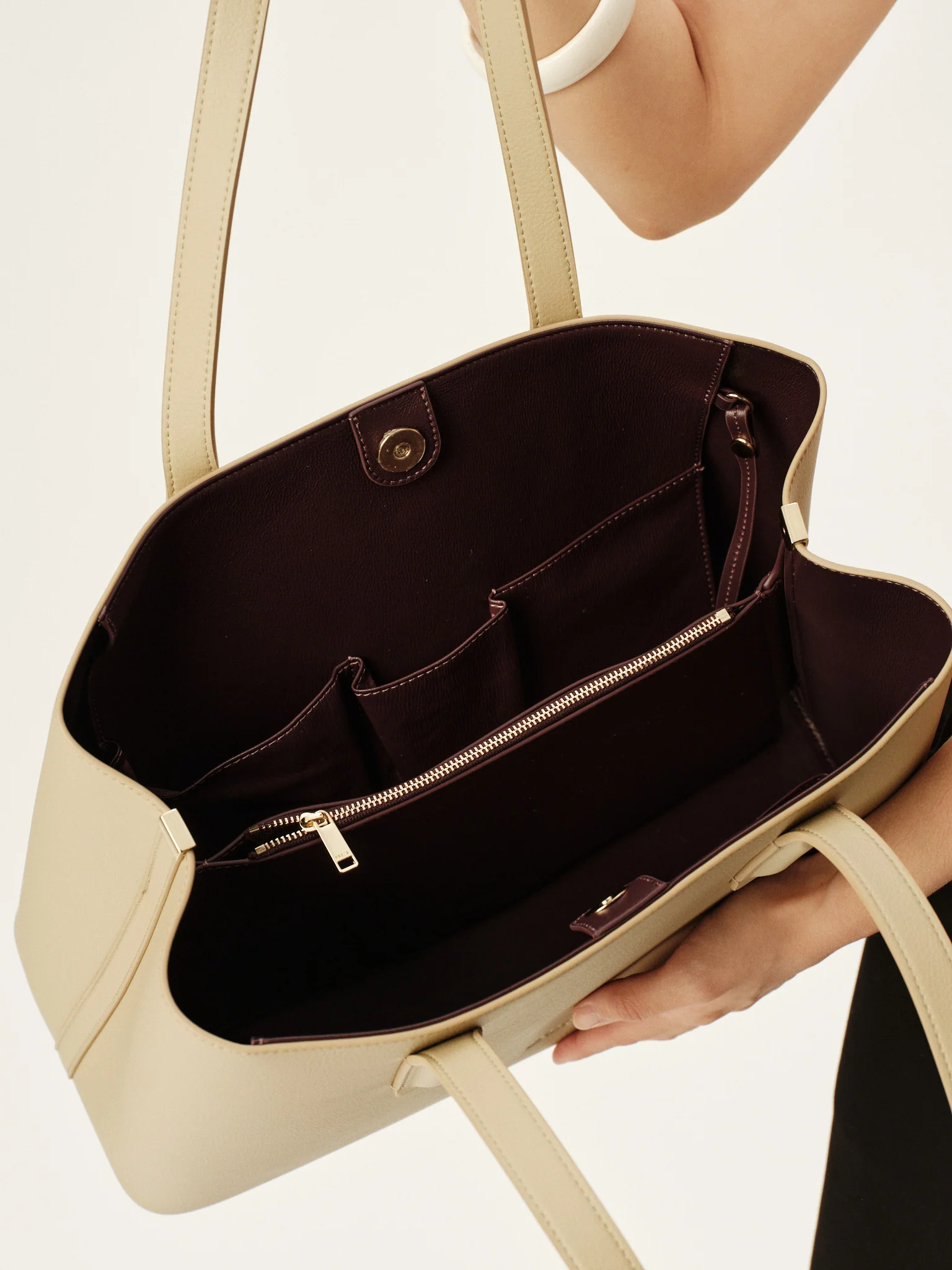Linnea Tote Sand - Image 9