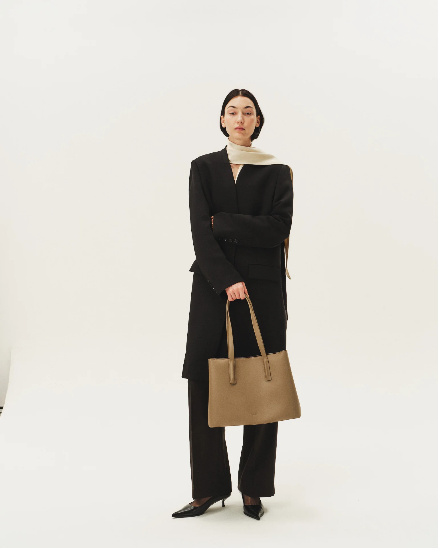Linnea Tote Taupe - Image 6