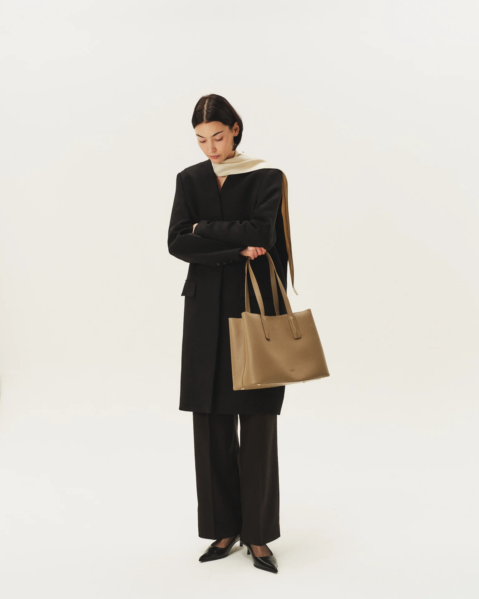 Linnea Tote Taupe - Image 8