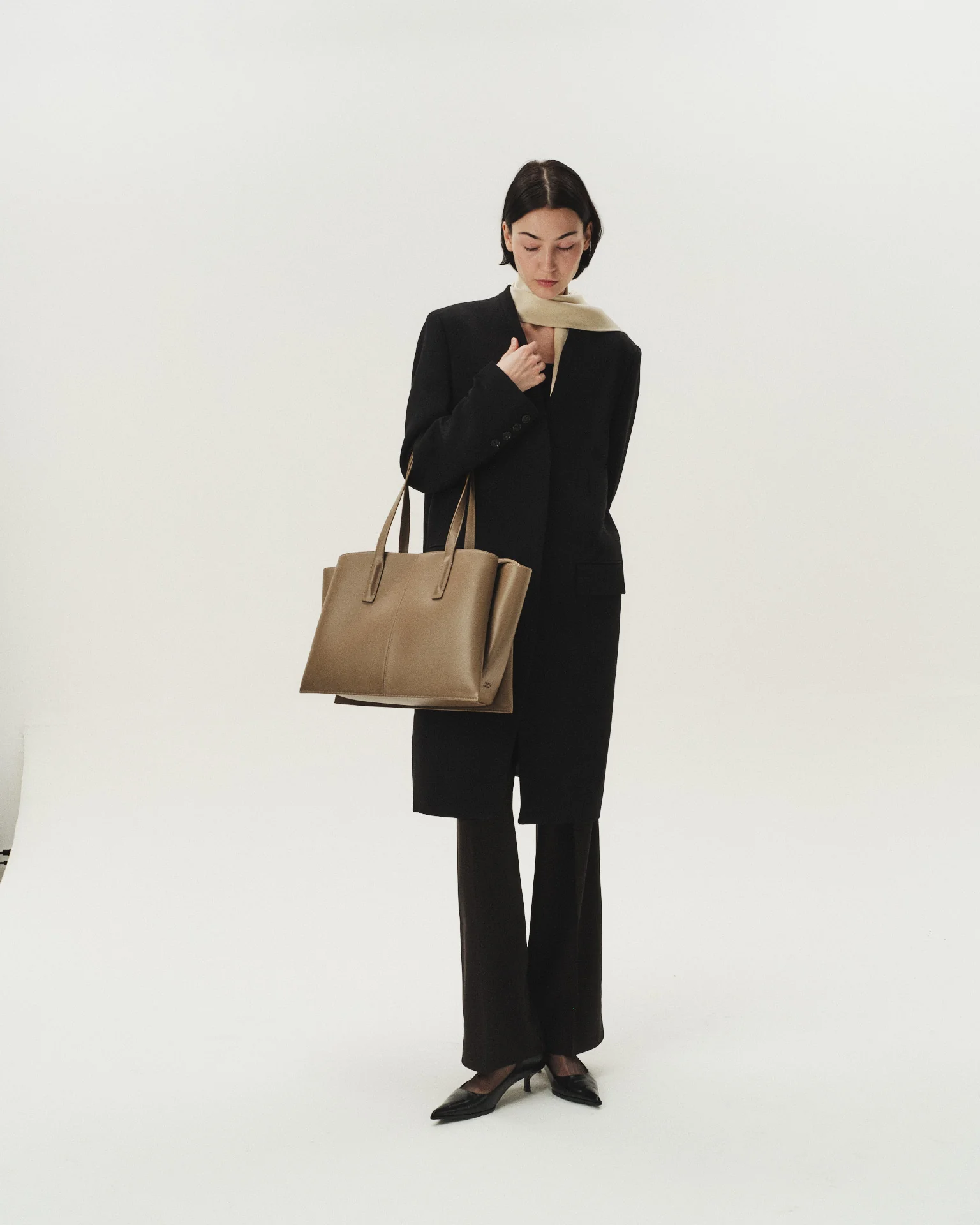 Paloma Tote Taupe - Image 6