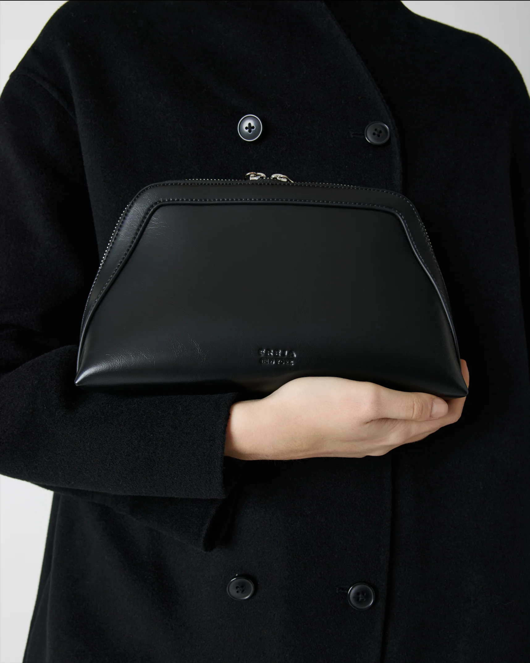 Travel Pouch 12 Black Gloss - Image 5
