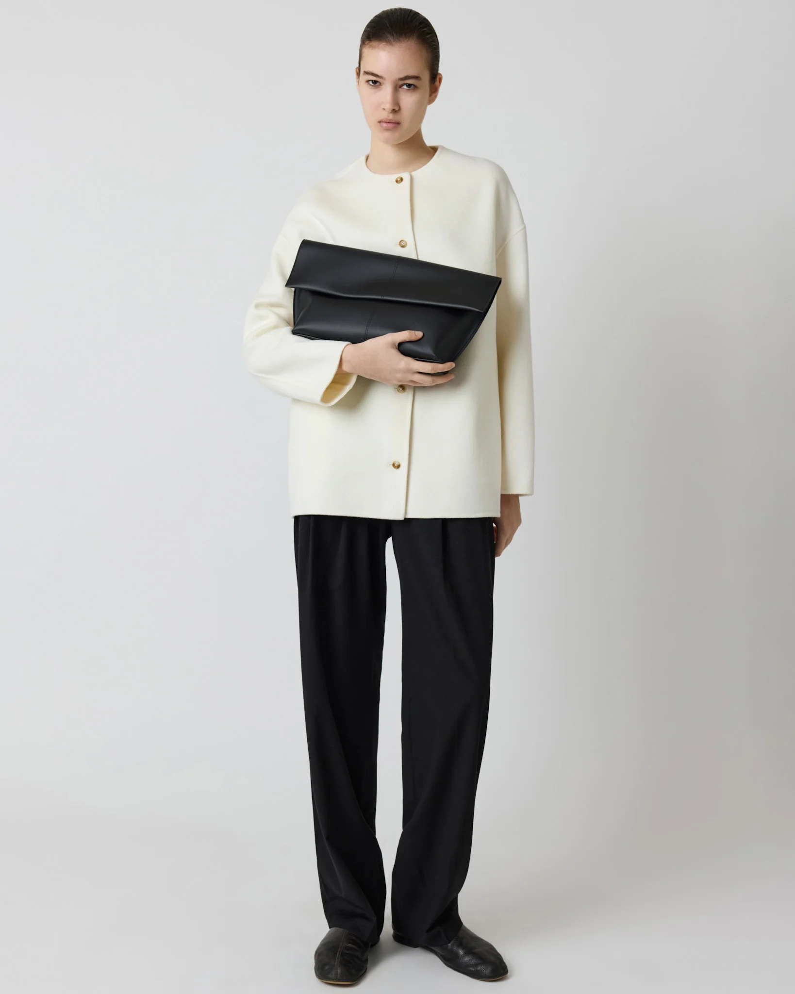 Seamed Clutch Black - Image 7