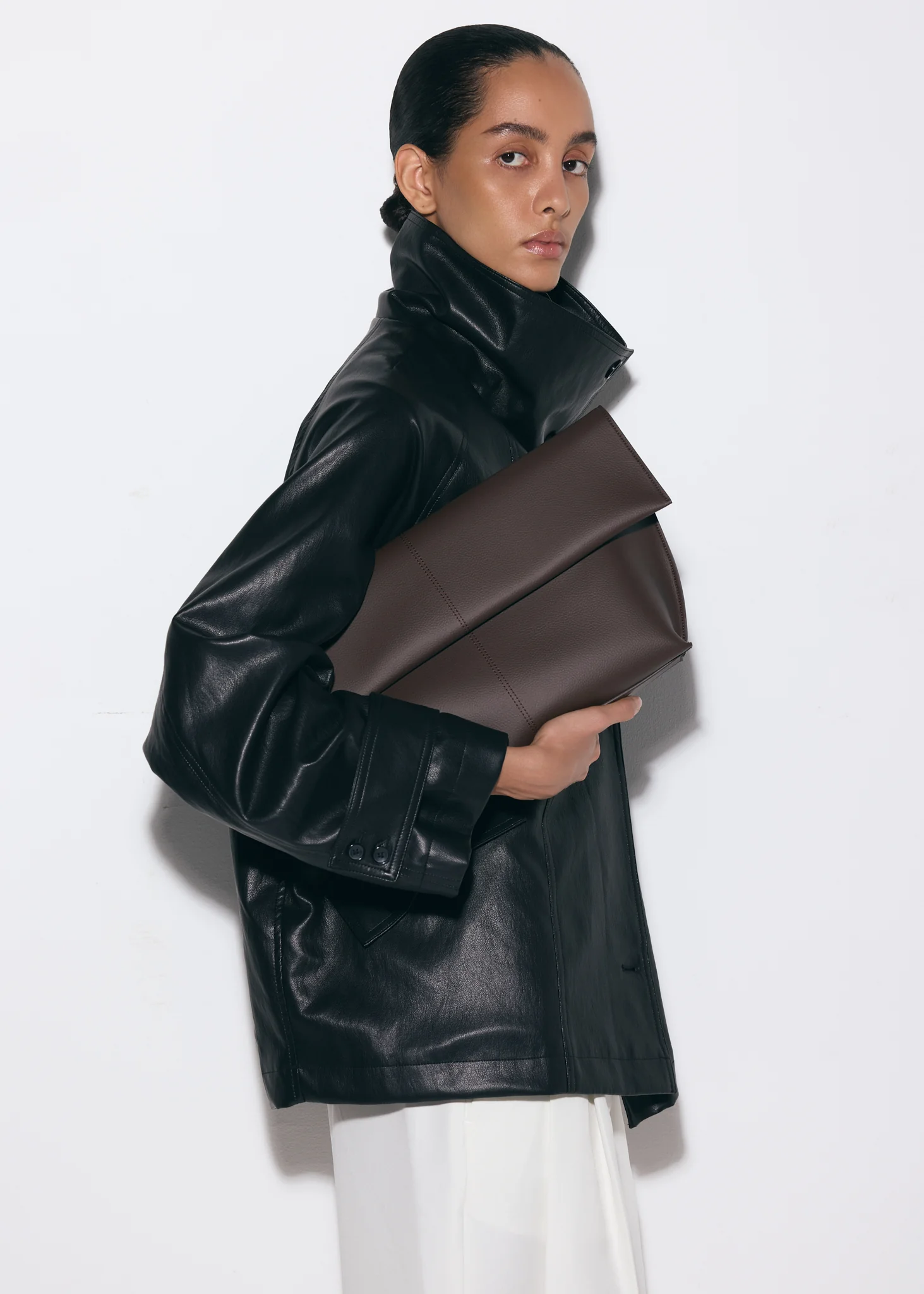 Seamed Clutch Espresso - Image 5