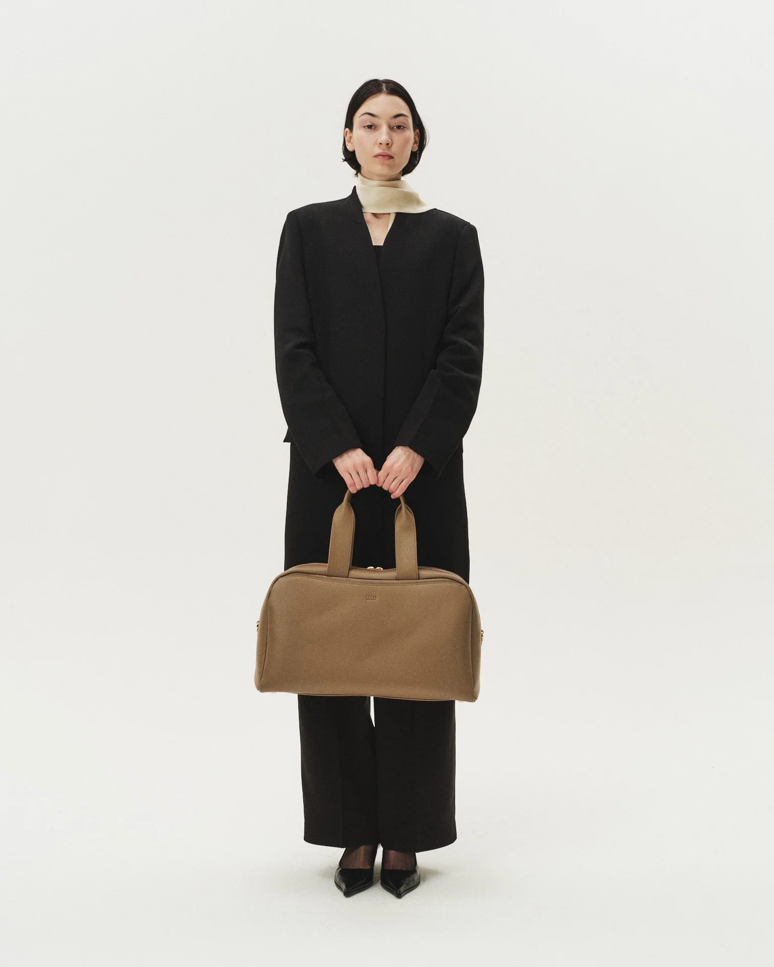 Weekender Bag Taupe - Image 5