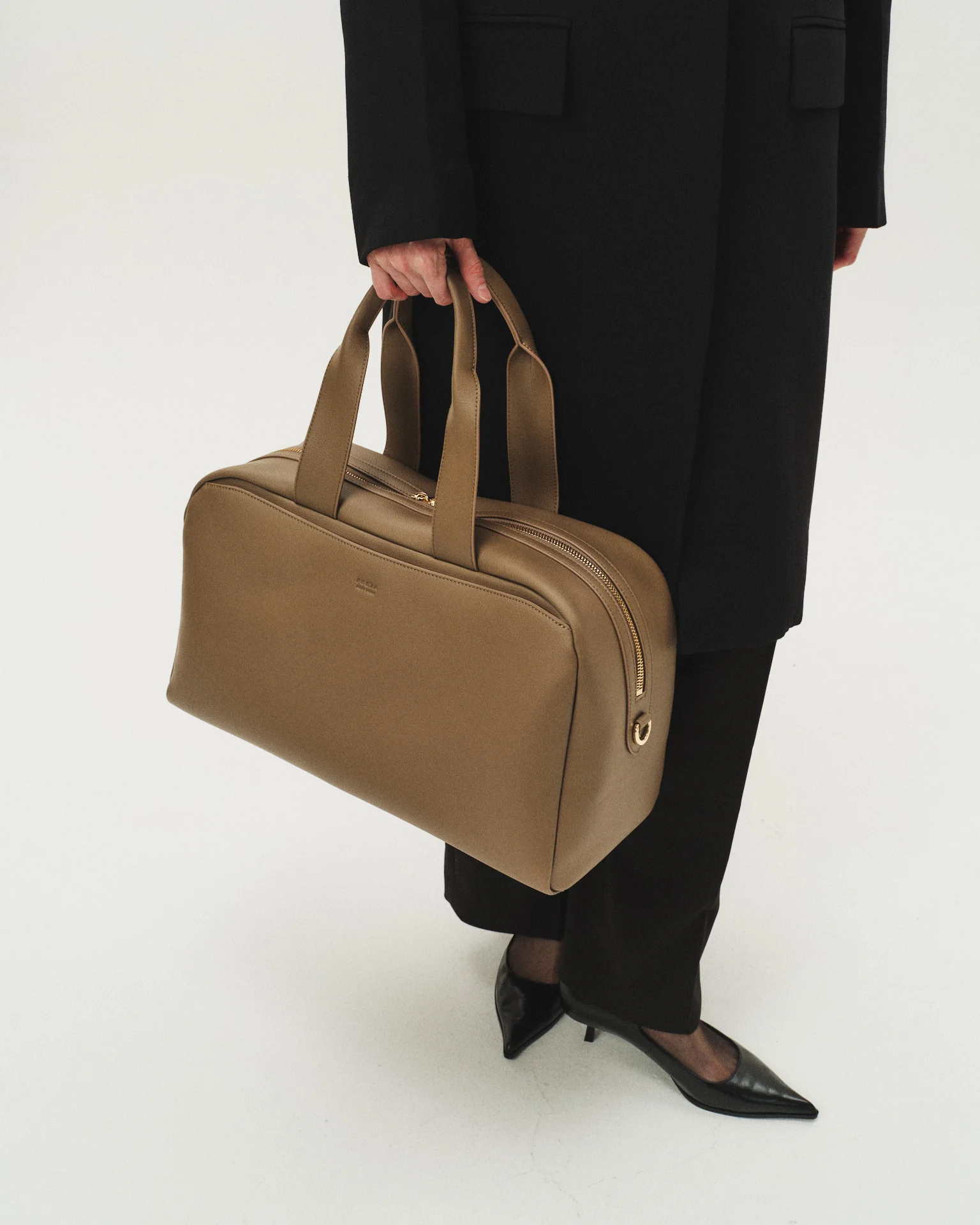 Weekender Bag Taupe - Image 6