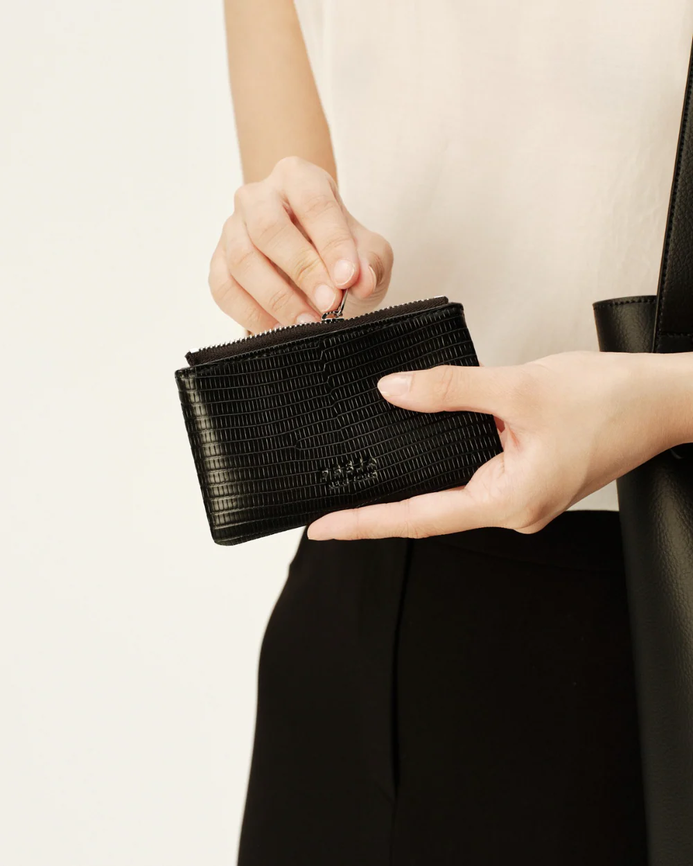 Zip Pouch 5 Black Lizard - Image 5
