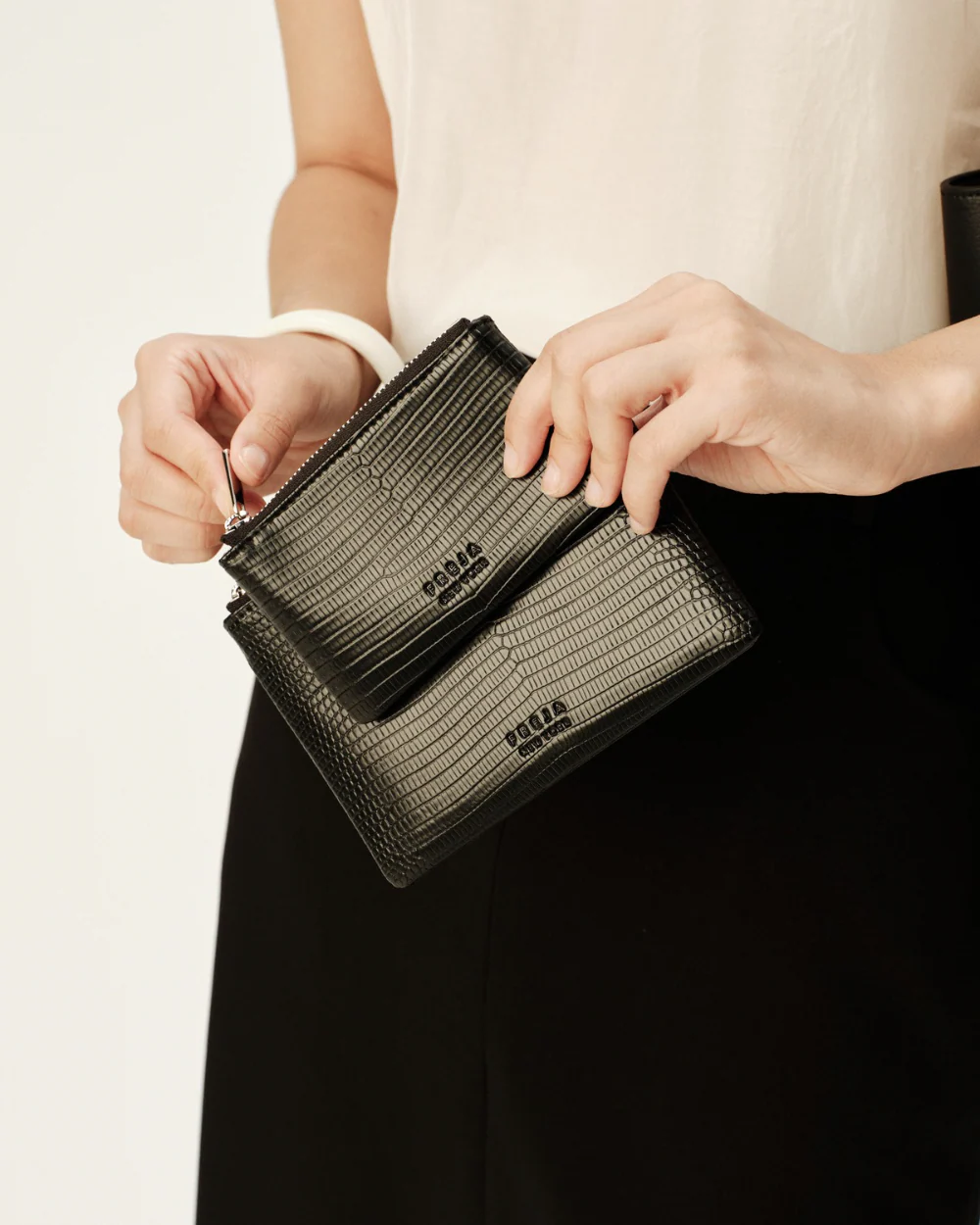 Zip Pouch 5 Black Lizard - Image 6