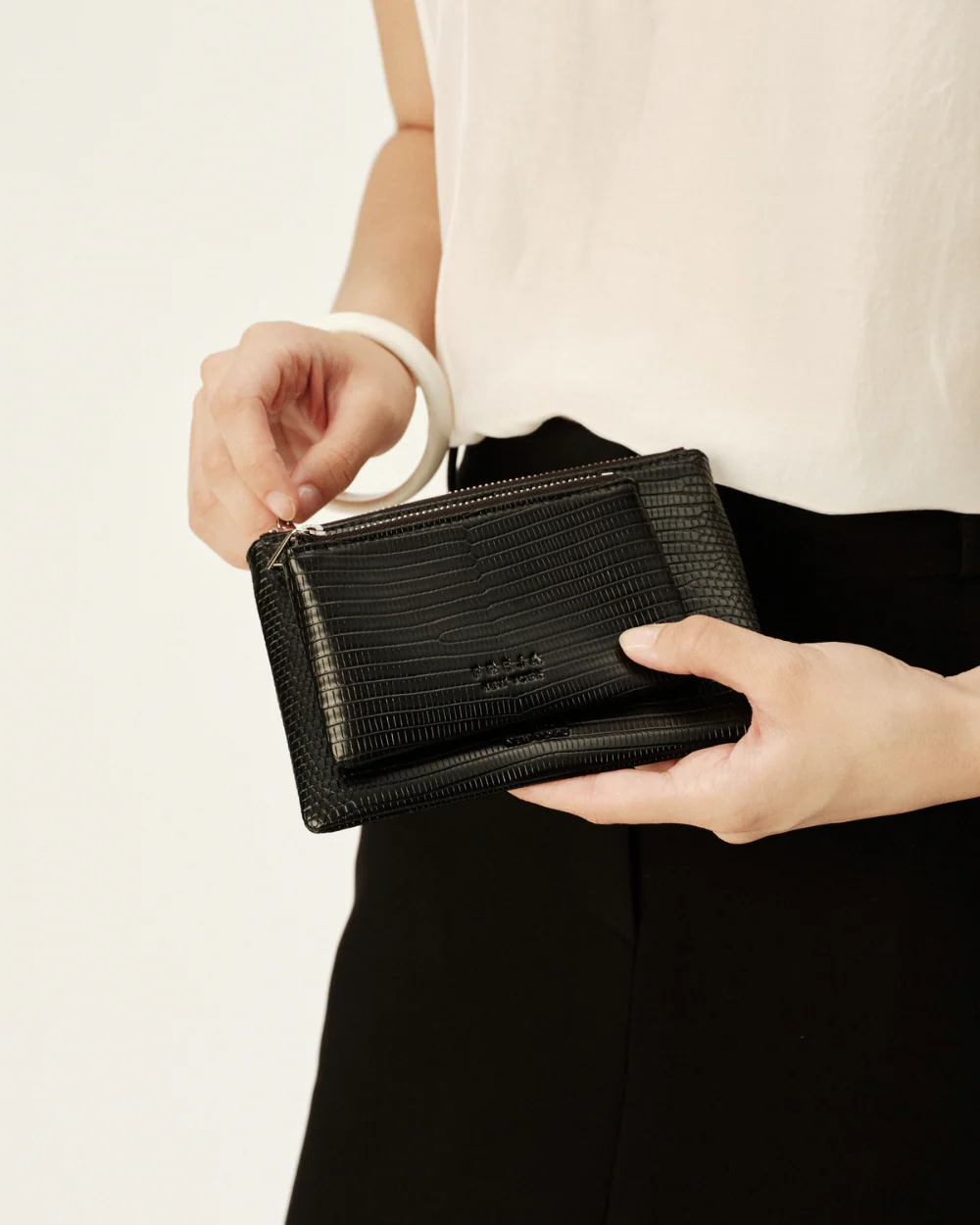 Zip Pouch 8 Black Lizard - Image 4