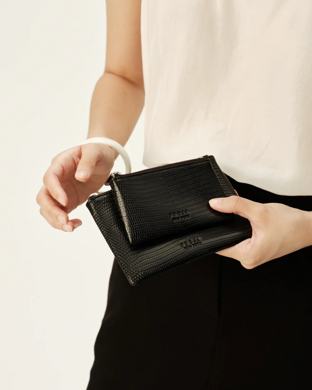 Zip Pouch 8 Black Lizard - Image 5