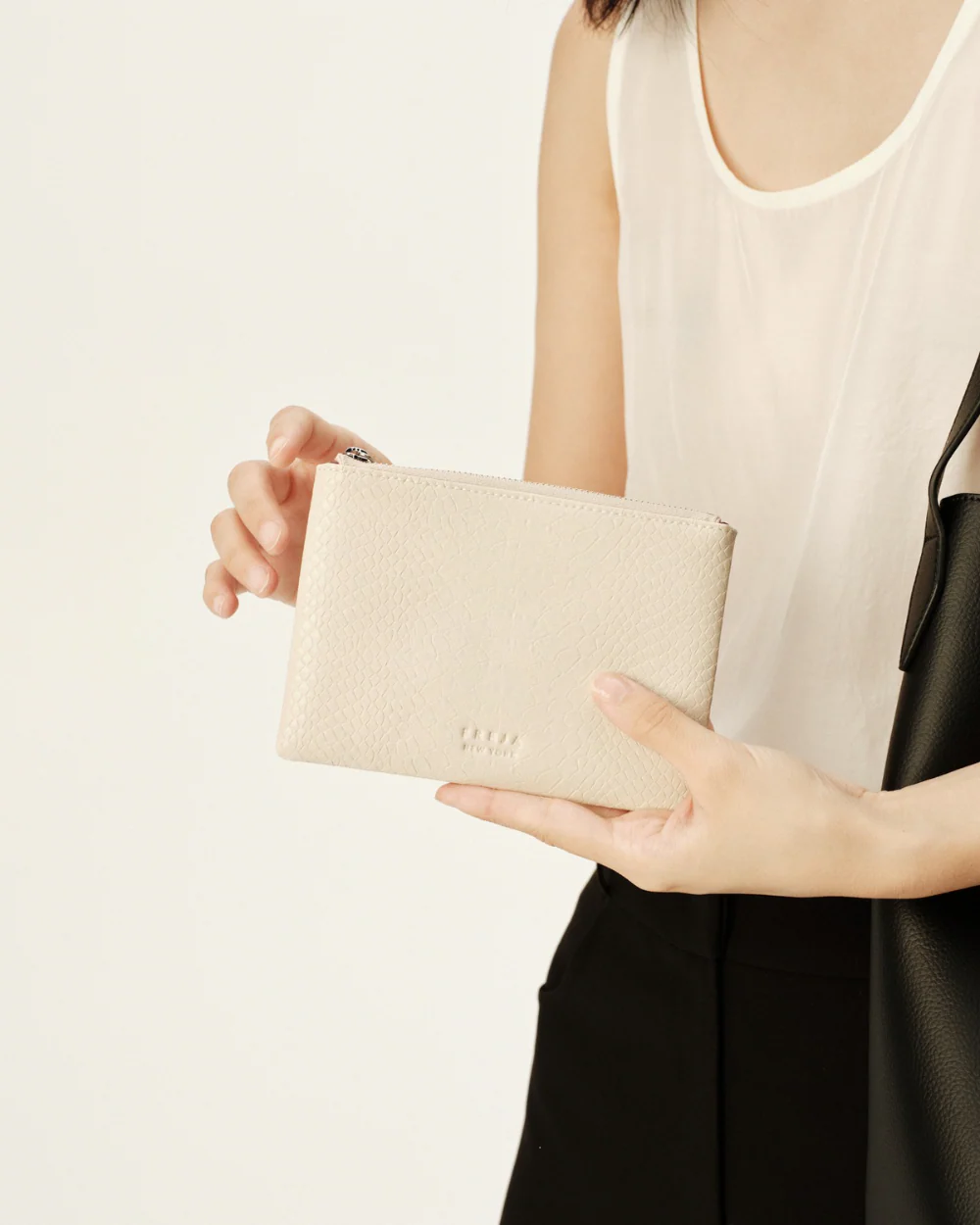 Zip Pouch 8 Oat Croc - Image 3